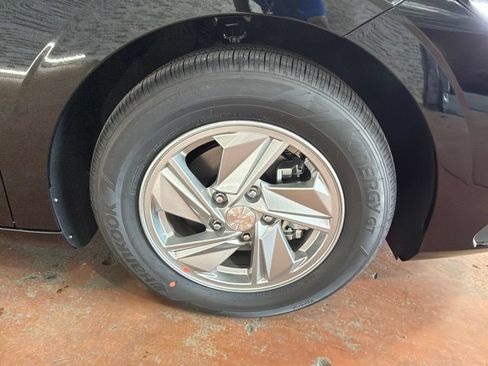 New 2026 Hyundai Elantra SE FWD image 10