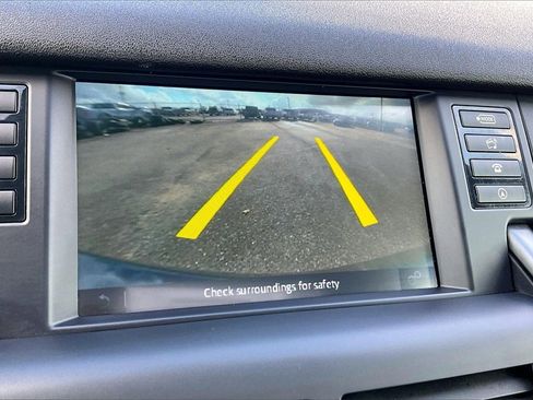 Used 2019 Land Rover Discovery Sport HSE image 13