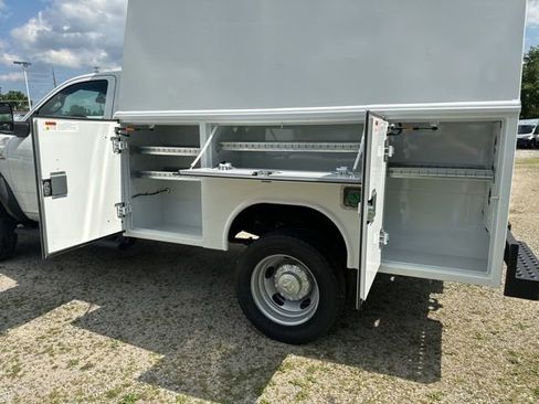 New 2024 RAM 4500 Tradesman image 15
