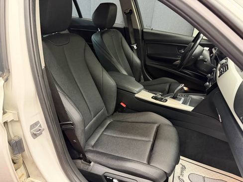 Used 2018 BMW 320i xDrive Sedan AWD/4WD image 10