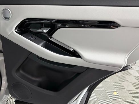 Used 2026 Land Rover Range Rover Evoque S image 28