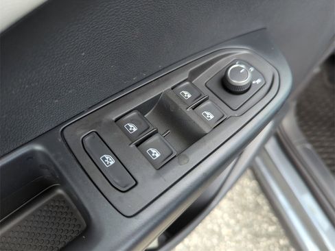 New 2025 Volkswagen Taos S image 22