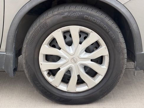 Used 2020 Nissan Rogue S FWD image 7