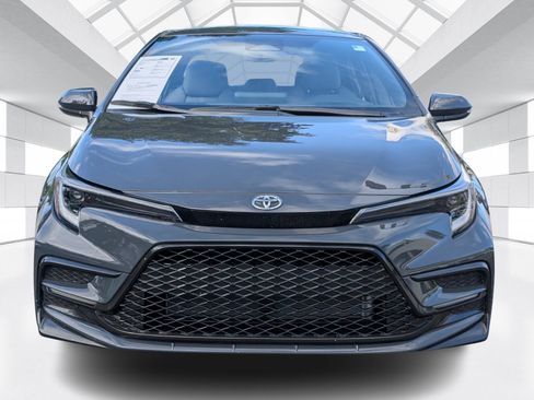 Used 2025 Toyota Corolla SE image 2