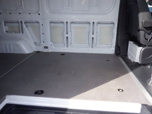 Used 2025 Mercedes-Benz Sprinter 2500 image 9