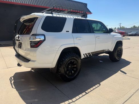 Used 2016 Toyota 4Runner SR5 AWD/4WD image 10