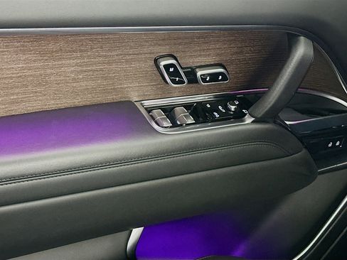 Used 2024 Land Rover Range Rover SE image 14