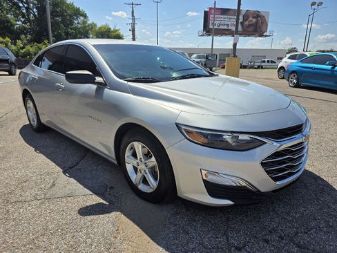 Used 2019 Chevrolet Malibu LS FWD image 3