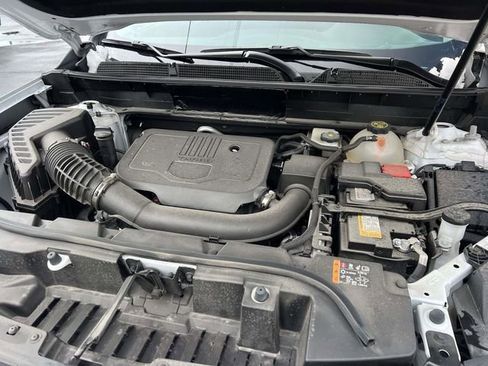 Certified 2023 GMC Acadia SLE w/ Driver Convenience Package image 10