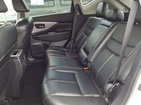 Used 2024 Nissan Murano SV AWD/4WD image 13
