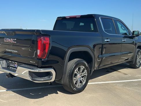 Used 2025 GMC Sierra 1500 SLT AWD/4WD image 14