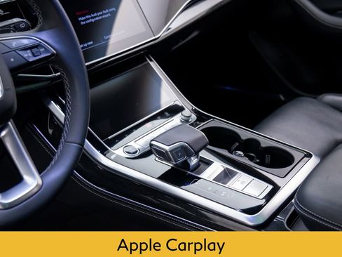 Used 2024 Audi Q8 Prestige w/ Prestige Package image 11