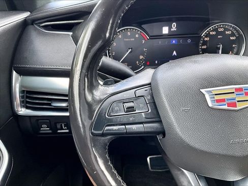 Used 2019 Cadillac XT4 Premium Luxury w/ Cold Weather Package AWD/4WD image 23
