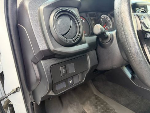 Used 2022 Toyota Tacoma SR RWD image 21