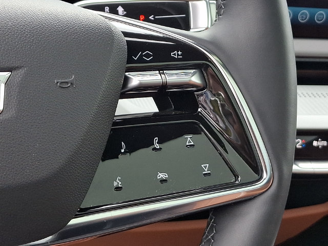 Used 2025 Cadillac Optiq Luxury 2 AWD/4WD image 21