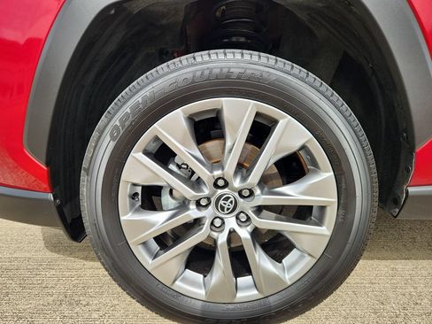 Used 2023 Toyota RAV4 XLE Premium FWD image 18