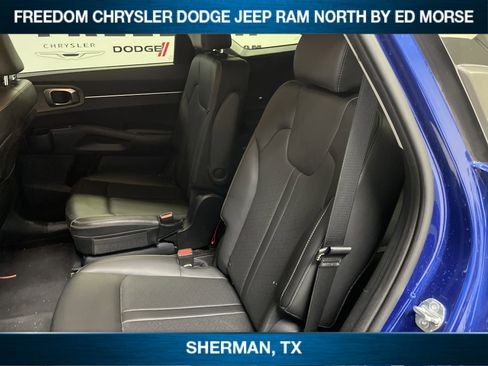 Used 2023 Kia Sorento EX image 8