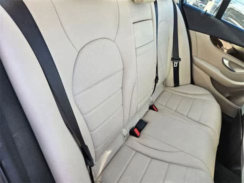 Used 2018 Mercedes-Benz C 300 4MATIC Sedan image 19