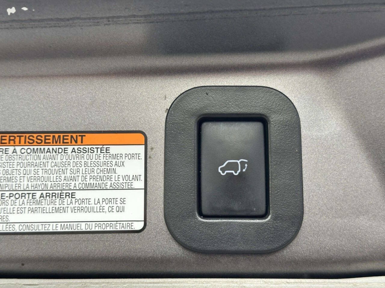 Used 2018 Toyota Sienna XLE w/ XLE Navigation Package FWD image 18