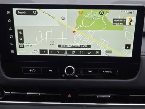 Used 2025 Mitsubishi Outlander SE image 12