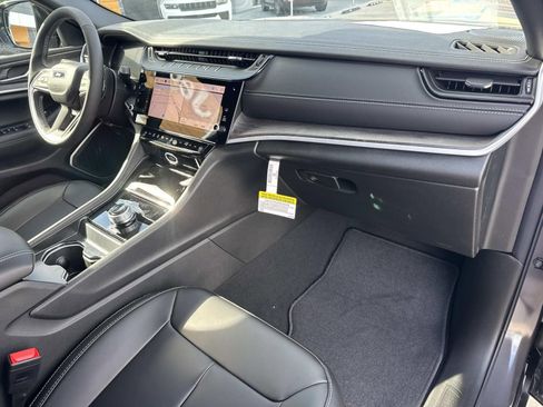 New 2026 Jeep Grand Cherokee Limited w/ Trailer Tow Package image 10