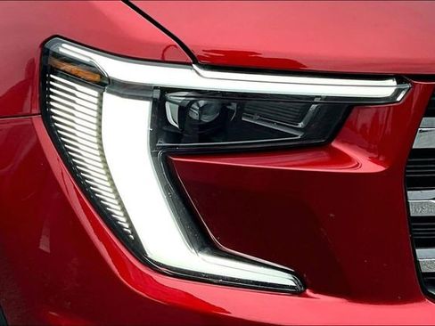 Used 2024 GMC Acadia Elevation image 29