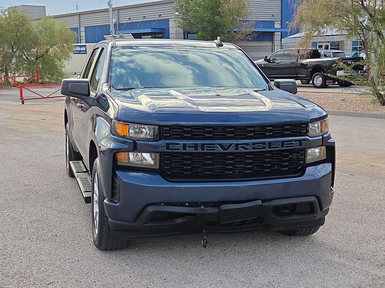 Used 2020 Chevrolet Silverado 1500 Custom w/ Custom Value Package RWD image 3