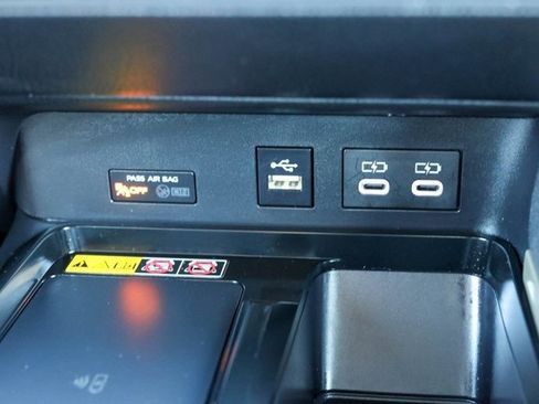 Used 2025 Toyota Camry LE image 21