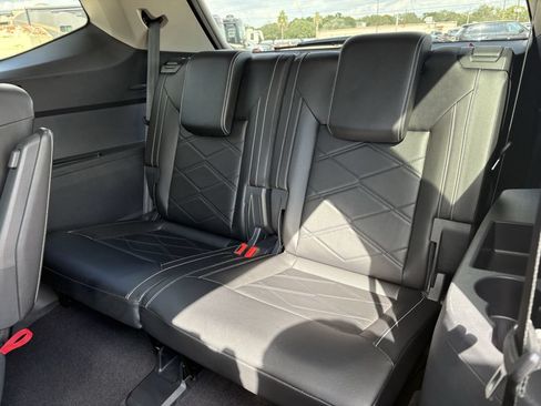 Used 2024 Volkswagen Atlas SE FWD image 24