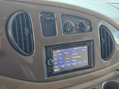 Used 2006 Ford E-450 and Econoline 450 RWD image 13