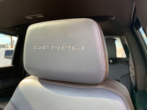 Used 2020 GMC Sierra 2500 Denali w/ Denali Ultimate Package AWD/4WD image 27