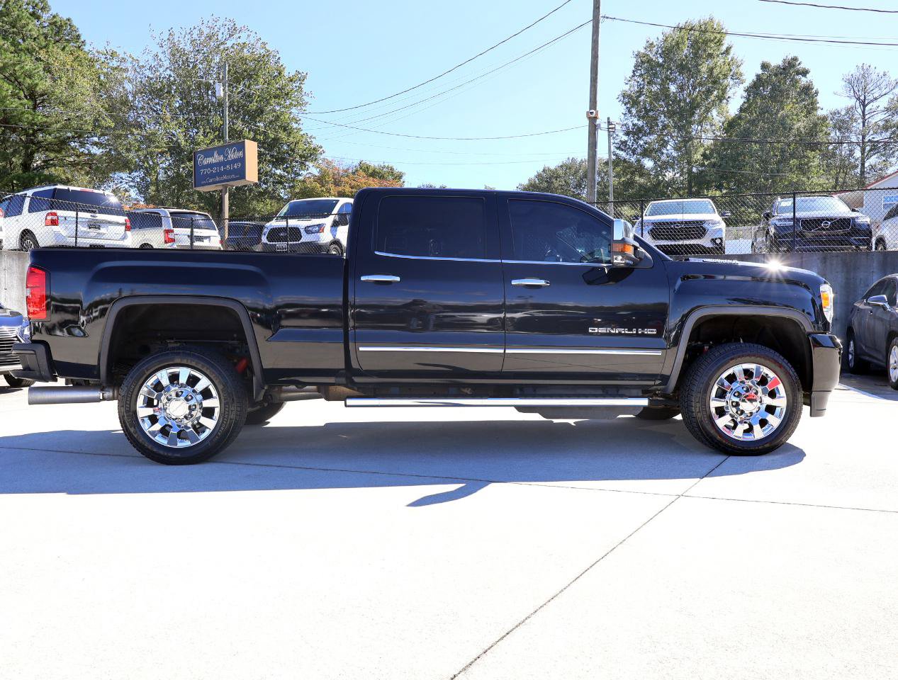 Used 2019 GMC Sierra 2500 Denali w/ Duramax Plus Package AWD/4WD image 8