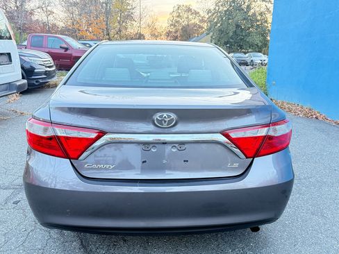Used 2015 Toyota Camry LE image 6