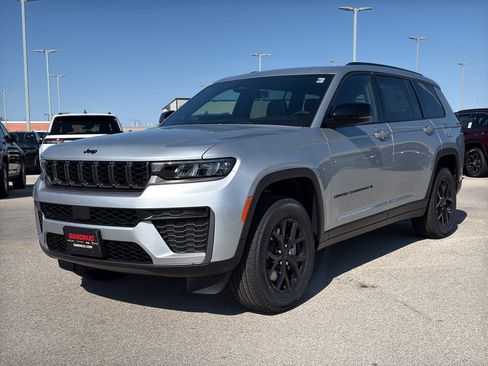 New 2026 Jeep Grand Cherokee L 4WD image 2