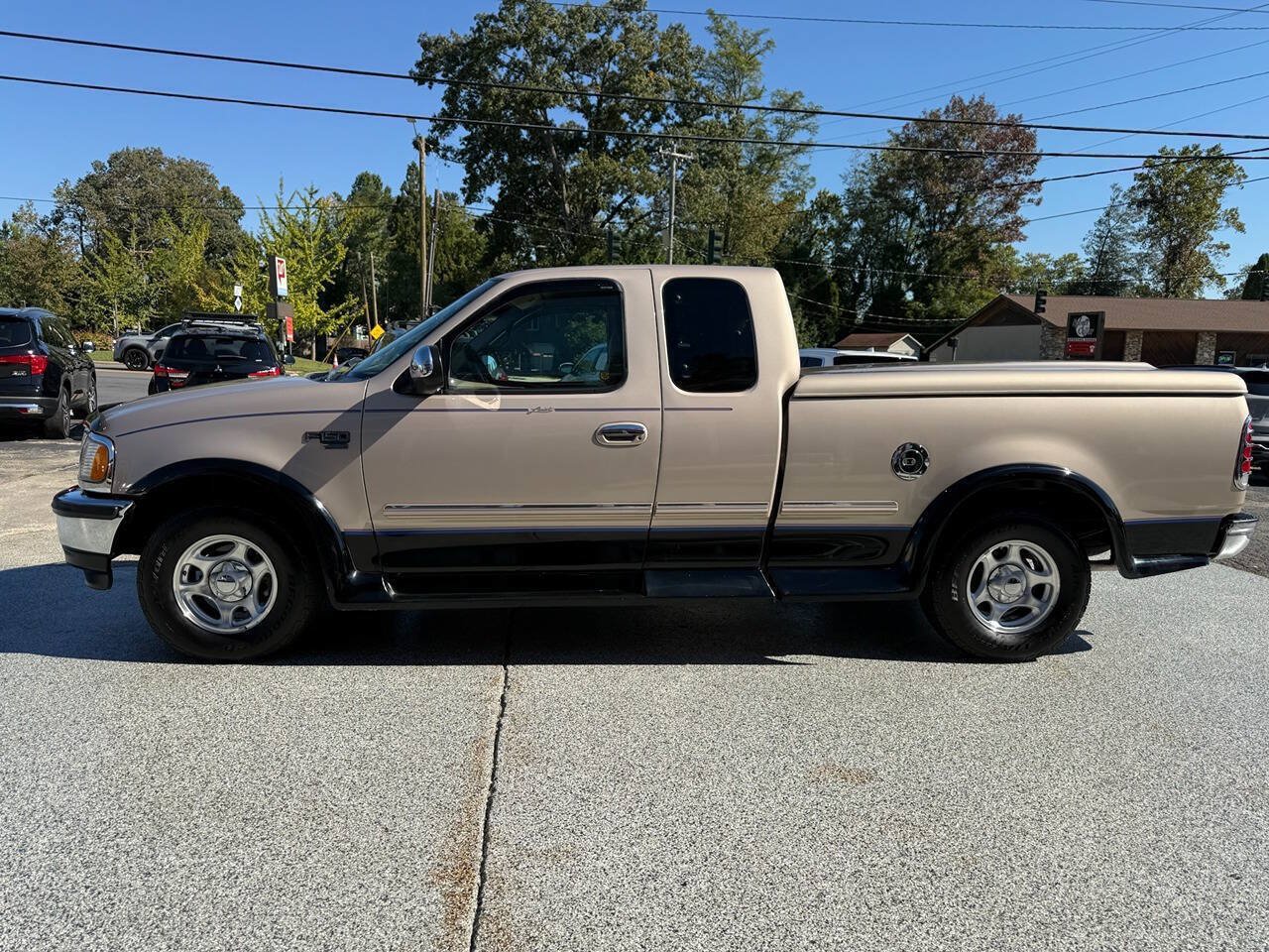 Used 1998 Ford F150 Lariat RWD image 3