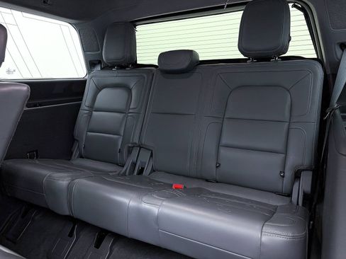 Used 2021 Lincoln Navigator Reserve w/ Luxury Package image 44
