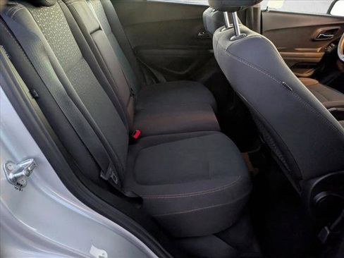 Used 2018 Chevrolet Trax LS image 18