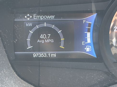 Used 2020 Ford Fusion SEL image 2