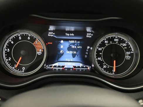 Used 2021 Jeep Cherokee Latitude Lux w/ Sun & Sound Group image 8