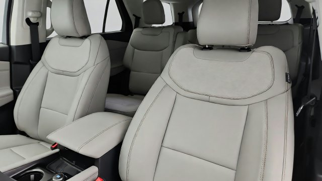 New 2026 Ford Explorer Active w/ Active Comfort Package AWD/4WD image 10