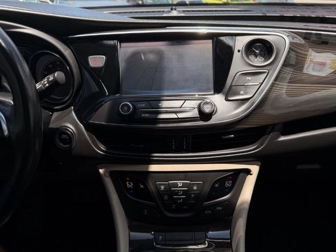 Used 2019 Buick Envision Essence FWD image 7