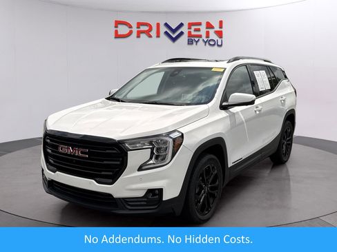 Used 2022 GMC Terrain SLT w/ Infotainment Package II AWD/4WD image 1