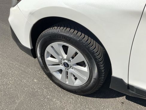 Used 2018 Subaru Outback 2.5i Premium AWD/4WD image 9