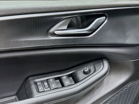 New 2025 Jeep Grand Cherokee L Laredo image 18