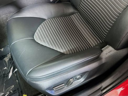 Used 2024 Toyota Camry SE image 21