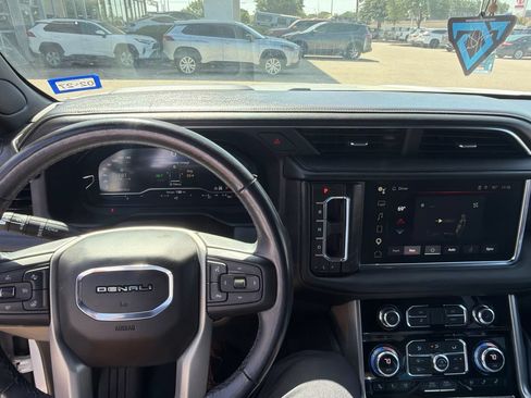 Used 2022 GMC Yukon Denali AWD/4WD image 10