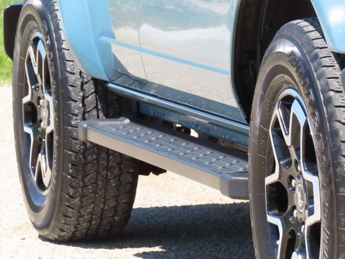 Used 2023 Ford Bronco Outer Banks AWD/4WD image 13