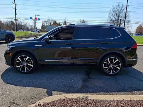 Certified 2023 Volkswagen Tiguan SEL R-Line image 4