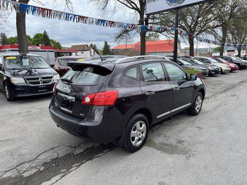 Used 2015 Nissan Rogue S w/ Convenience Package AWD/4WD image 9