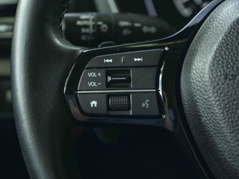 Certified 2025 Honda Pilot Touring image 21